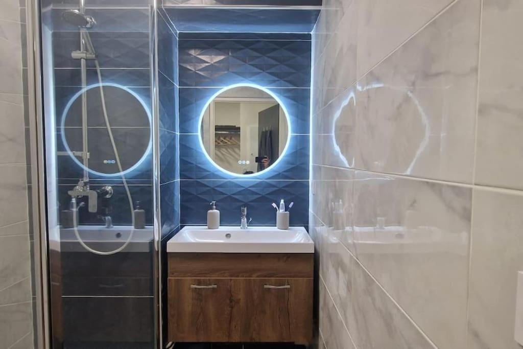 Lourde Center Apartment 3 Bed With Parking 루르드 외부 사진